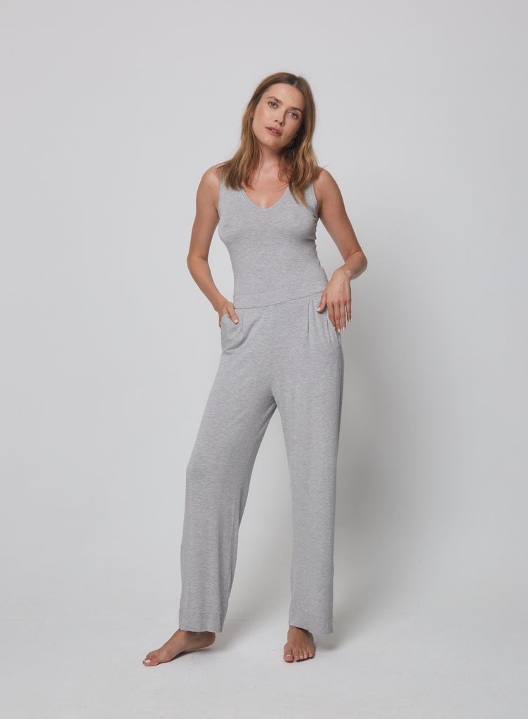 Loungewear at is best with these perfect grey jersey trousers.  Match with the matching boxy t-shirt for a put together travelling outfit or just pottering around at home.  