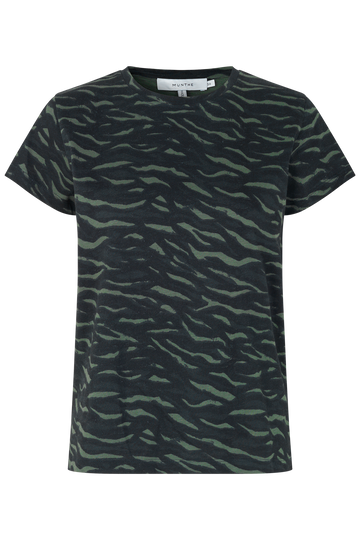 Super soft 100% organic cotton tee from uber cool Scandi brand Munthe.  In an always wearable animal print this is perfect paired with your favourite denim.