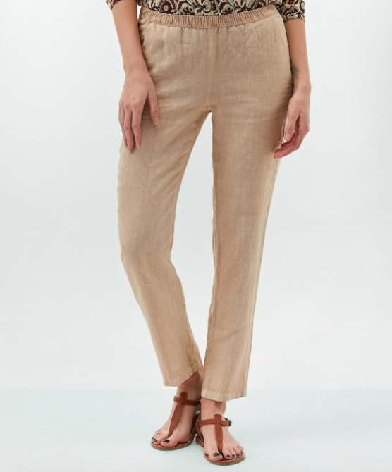 Thank you Hartford for creating a super comfy elasticated waisted linen trouser that still looks elegant.  Featuring a lurex bit of gold at the waist and a slim fit these are the perfect Summer trousers.  Pair with a printed shirt or your favourite tee and you are ready to go.