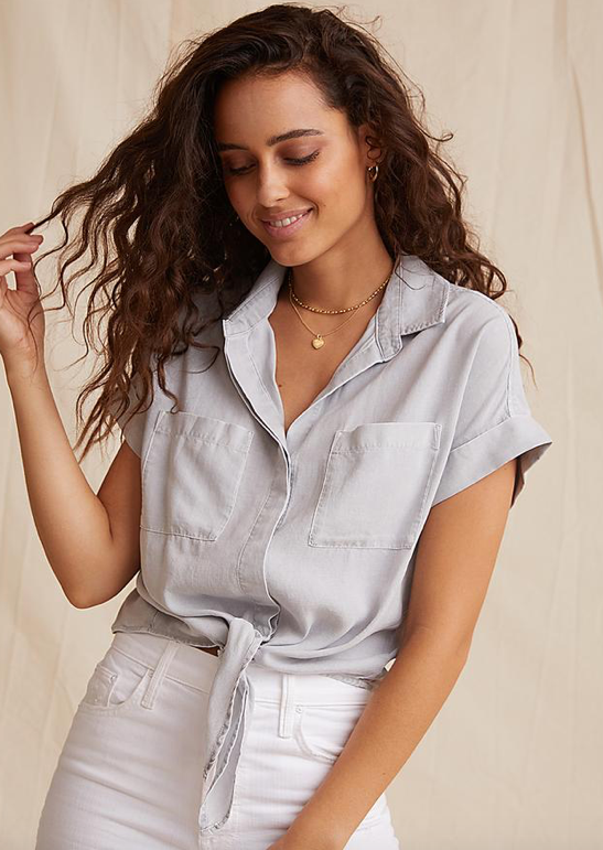 The Cap Sleeve Tie Front Shirt from Bella Dahl is crafted from the softest fabric and features the perfect v neck and relaxed shape. Pair with your white jeans for a relaxed weekend look.  You'll want this in every colour!