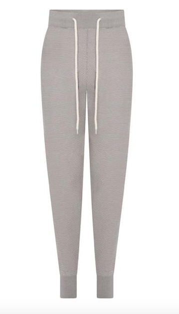 Say hello to the Alice Sweatpant from our favourite athleisurewear brand Varley.  Featuring a relaxed fit, drawstring waist and flattering exaggerated fitted cuffs these will upgrade your work out/relaxing at home wardrobe.  Pictured here with the Buckingham Half Zip sweatshirt from Varley this is a comfortable yet stylish choice.