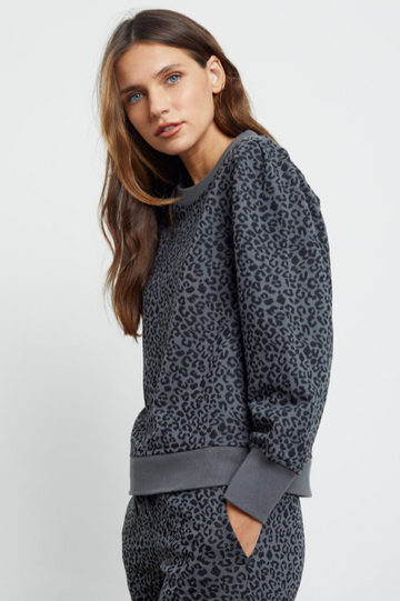 Super soft charcoal grey crewneck sweatshirt in a pretty cheetah print.  Featuring a straight fit, rib detail at the neckline, hem and cuffs and a pleated puff detail at the shoulders this is as feminine as a sweatshirt can be.  Pair with the matching Kingston Sweatpant in the same print and you will be incredibly comfortable and stylish at the same time!