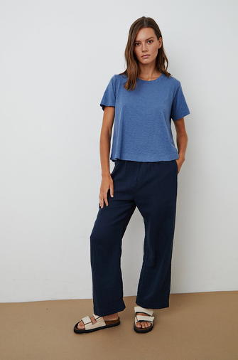 You are definitely going to want to make room in your wardrobe for this super comfy cotton gauze trousers from Velvet by Graham & Spencer.  With the ease of a pull on trouser, a drawstring waist, a relaxed leg and the perfect pockets you'll reach for these again and again.