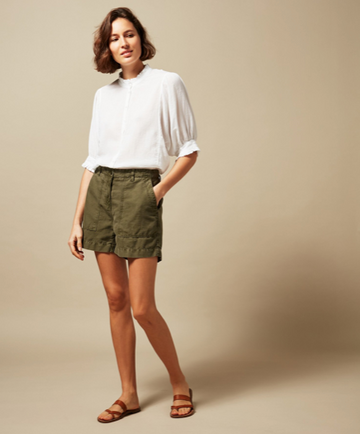 Super comfy mid rise shorts from Hartford.  Crafted from a lightweight linen and cotton  mix these shorts feature large front pockets (yay!) and back pockets, belt loops and a zip fly.  Pair with your favourite tee for a relaxed look.