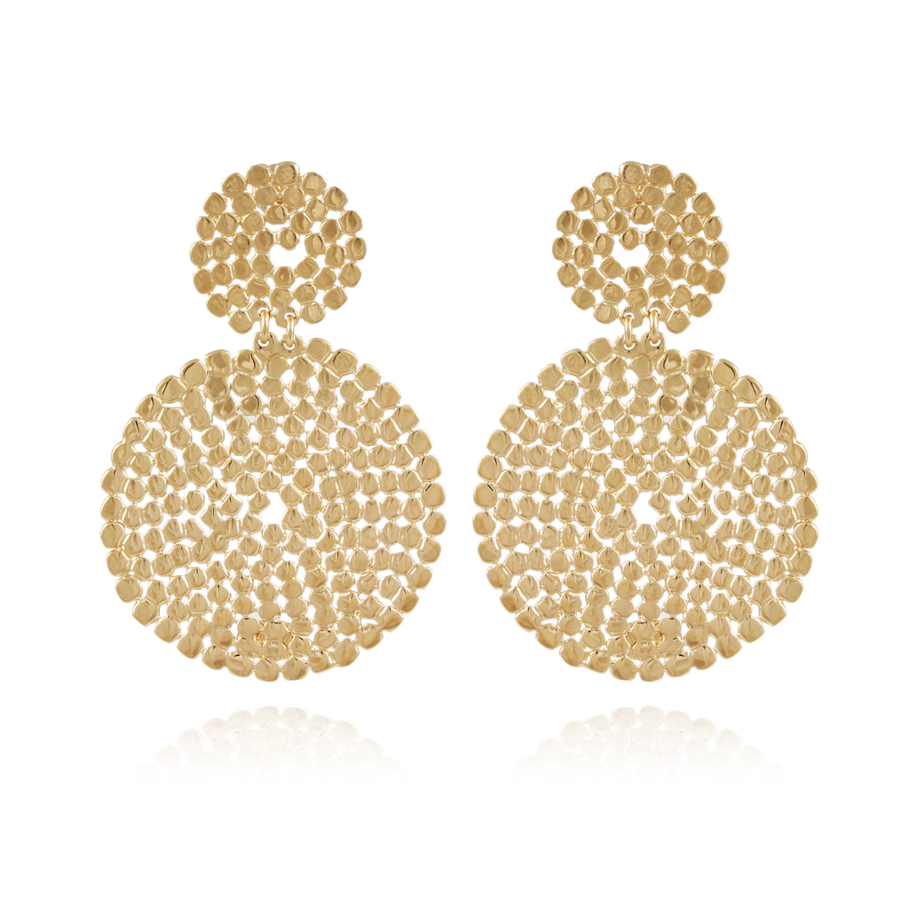 These Onde Lucky statement earrings from Gas Bijoux are 24k gold plated and are composed of a delicate hand-hammered chain. Length - 5cm