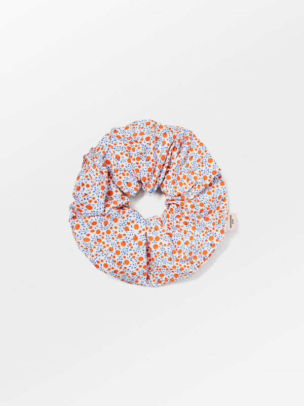 This gorgeous scrunchie is not only attractive but highly practical at keeping your flocks at bay. The floral print is enough to dress up any ponytail. Great as a gift or as a treat for yourself. 