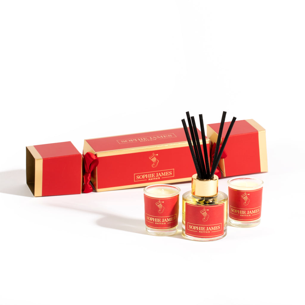 Our favourite luxury candle brand, Sophie James Mayfair, have created the perfect Christmas treat.  Their brand new Christmas Stocking Cracker has 2 of their deliciously scented Christmas candles and a diffuser.  This is the perfect gift for friends and family and also looks lovely as a table decoration on Christmas Day.